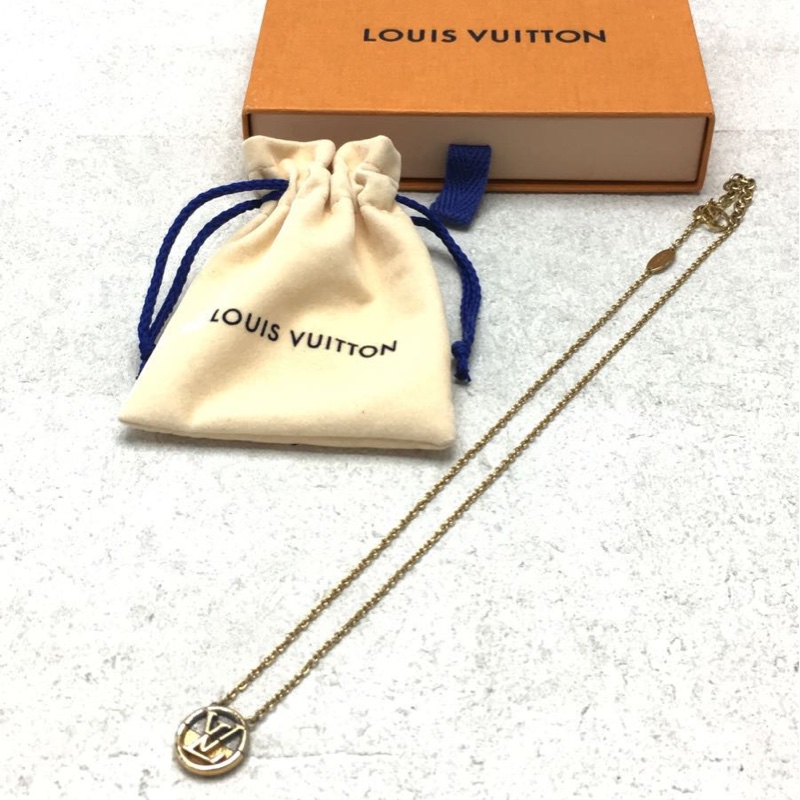 LOUIS VUITTON路易威登LV標誌字母立體雕刻圓形鏤空金色吊墜項鍊 項鏈-6
