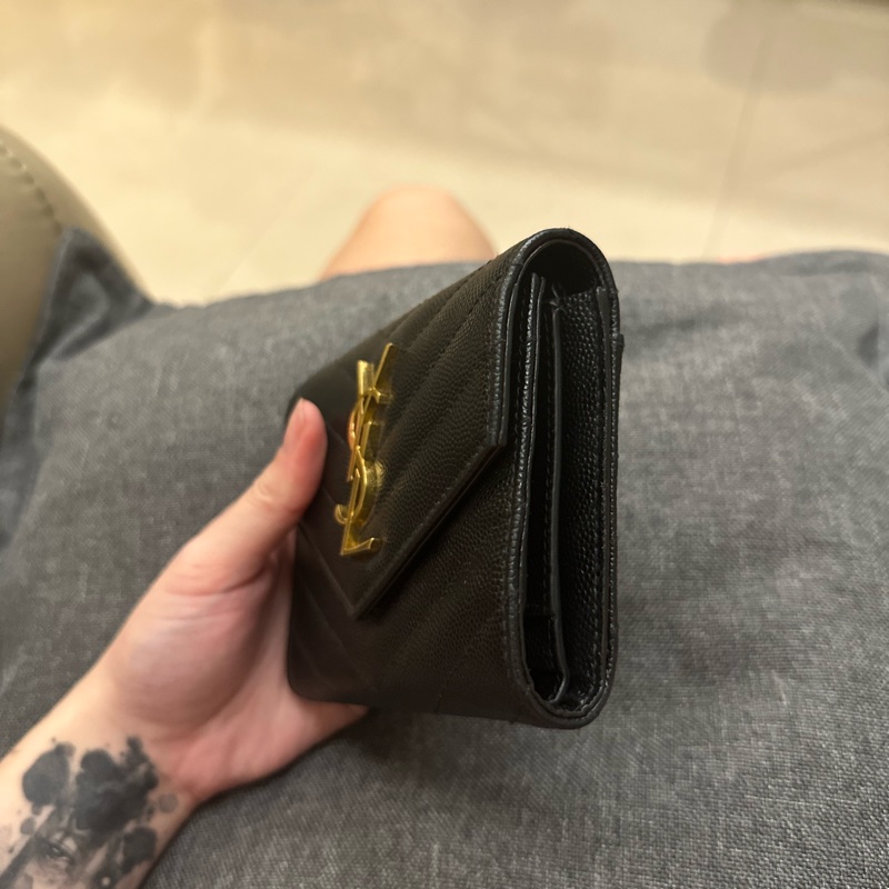 YSL Saint Laurent 荔枝皮短夾 荔枝紋牛皮 黑金短夾 信封短夾-2