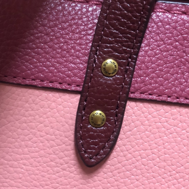 Coach FIELD 22 COACH 徽章撞色設計托特手袋(08/25客訂)-1