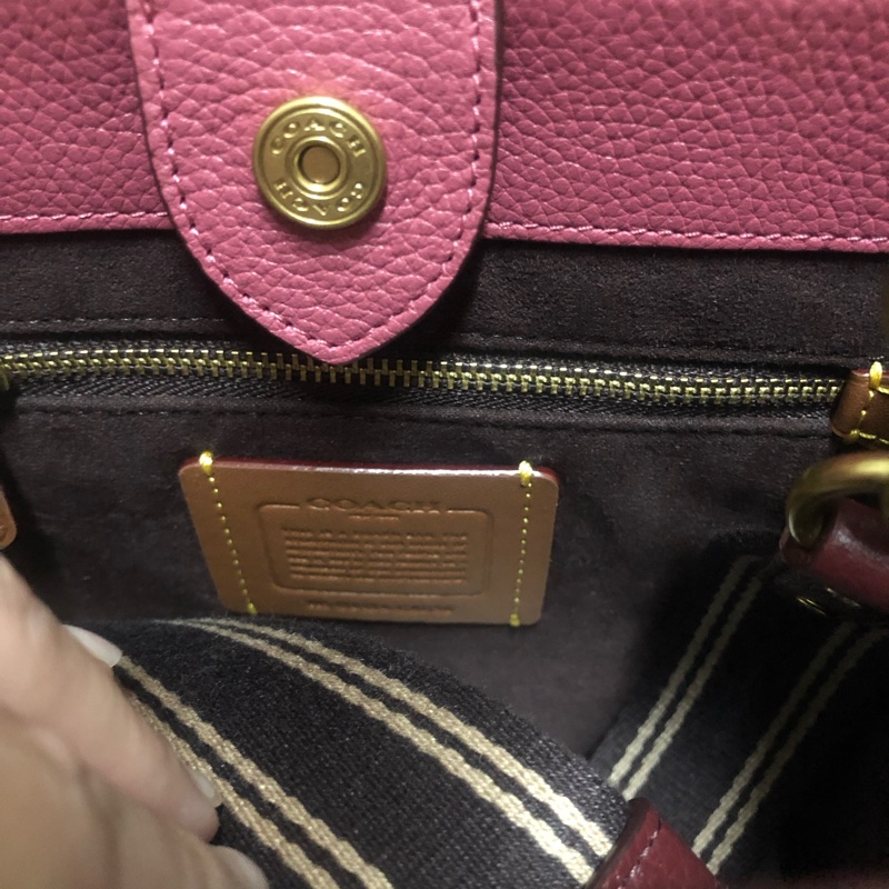 Coach FIELD 22 COACH 徽章撞色設計托特手袋(08/25客訂)-3