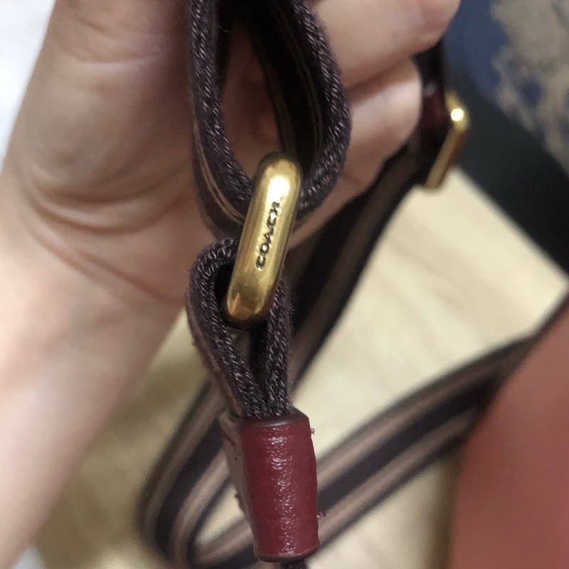 Coach FIELD 22 COACH 徽章撞色設計托特手袋(08/25客訂)-4