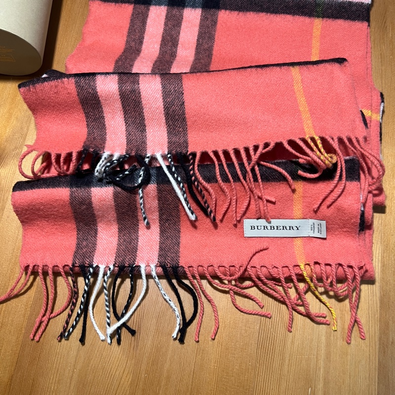 Burberry蜜桃粉格子圍巾-7