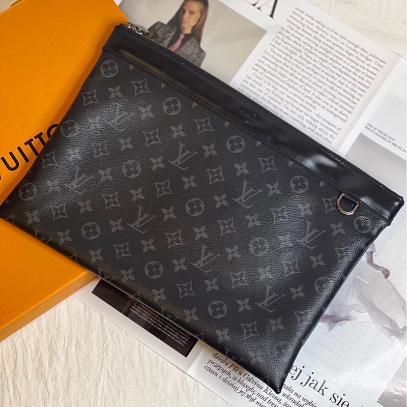 (保留中）LV Discovery pochette  黑老花 手拿包-0