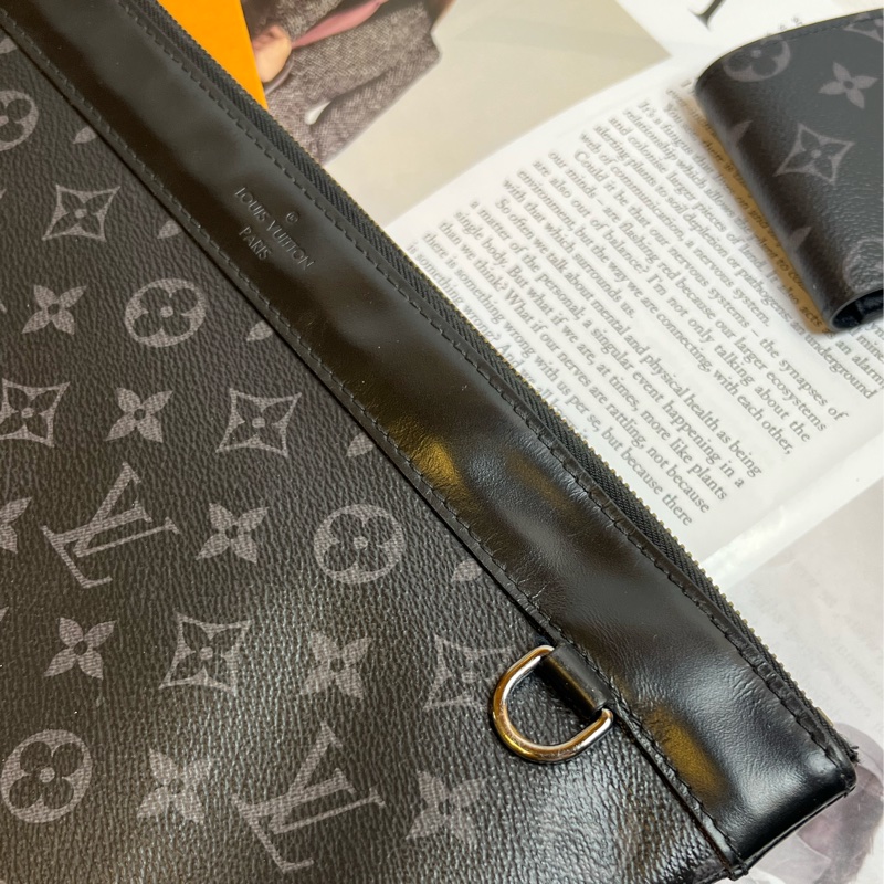 (保留中）LV Discovery pochette  黑老花 手拿包-4