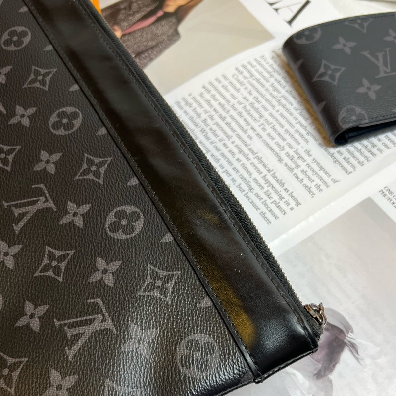 (保留中）LV Discovery pochette  黑老花 手拿包-6