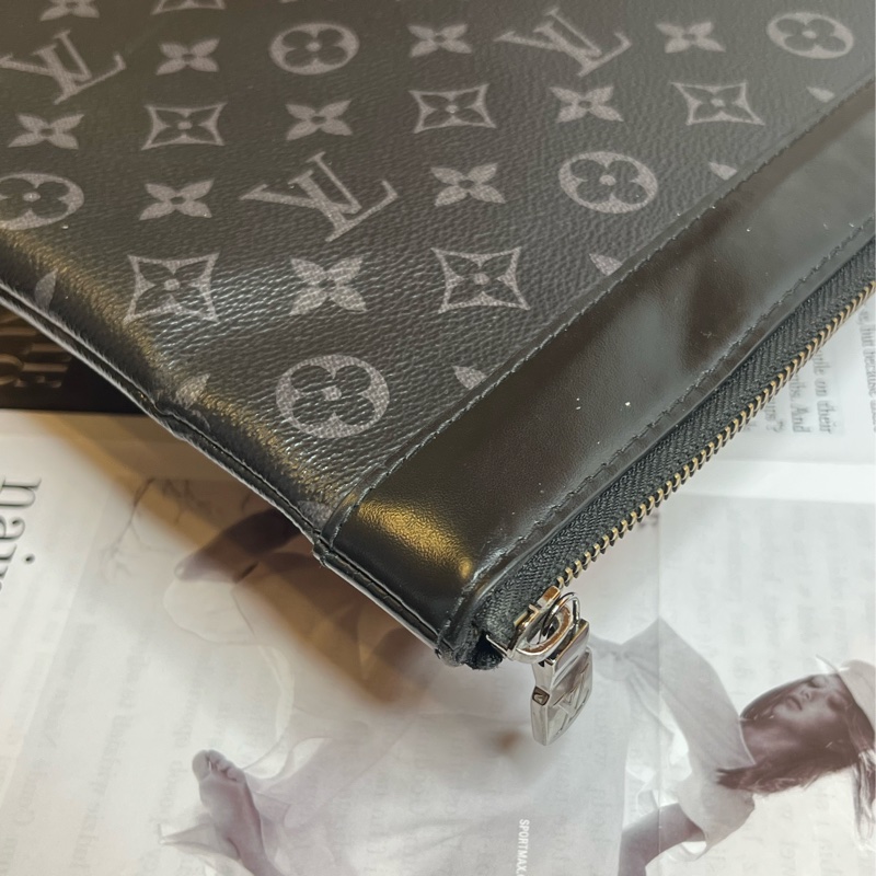 (保留中）LV Discovery pochette  黑老花 手拿包-8