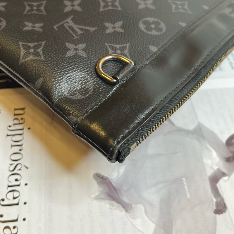 (保留中）LV Discovery pochette  黑老花 手拿包-12