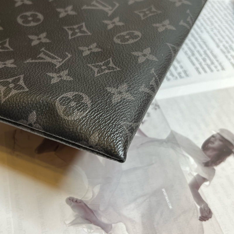 (保留中）LV Discovery pochette  黑老花 手拿包-14
