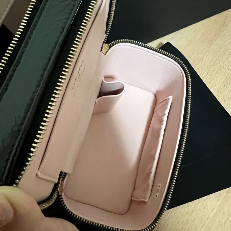 chanel雙層化妝包-9