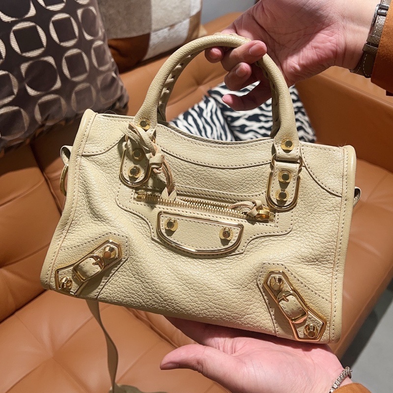 巴黎世家 奶茶色機車包-5