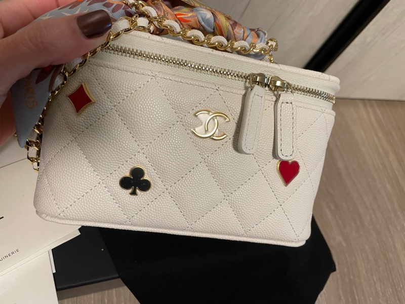 Chanel 23C 新款撲克長盒子 絕美白色荔枝牛皮配金鍊-2