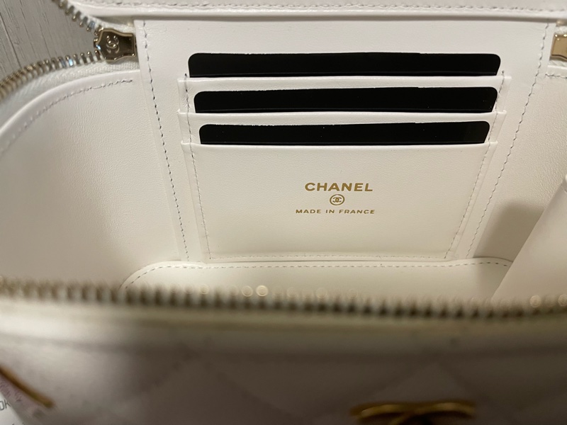 Chanel 23C 新款撲克長盒子 絕美白色荔枝牛皮配金鍊-7