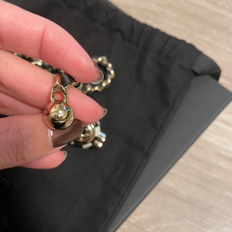 (已預訂 for Apple) Chanel 23C限定版F1賽車🏁黑白琺瑯足球金球黑色羊皮小盒子-11