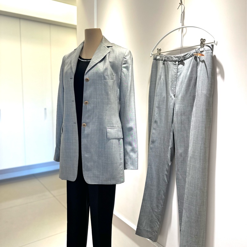 ［併單Ｐ］Façonnable 氣質灰西裝長褲套裝＋UNTITLED 白色圓裙+LONGCHAMP 粉色方絲巾-0