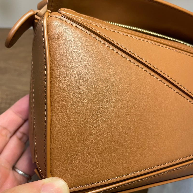 全新小瑕疵出清【LOEWE 羅威】Mini Puzzle 緞面小牛皮 迷你 拼圖包 幾何 拼接包 肩背包 胡桃色-1