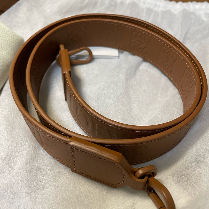 全新小瑕疵出清【LOEWE 羅威】Mini Puzzle 緞面小牛皮 迷你 拼圖包 幾何 拼接包 肩背包 胡桃色-14