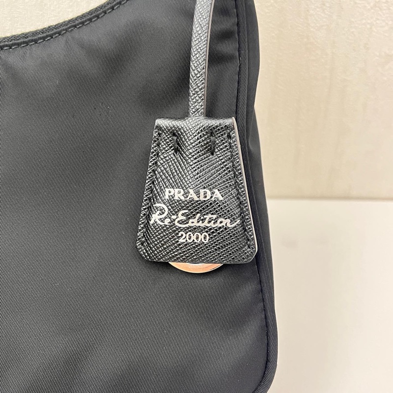 Prada Re-Edition 2000 hobo包 肩背包 腋下包-2