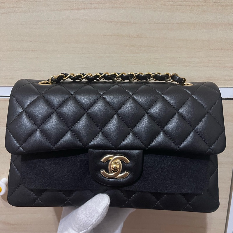 chanel classic flap 23