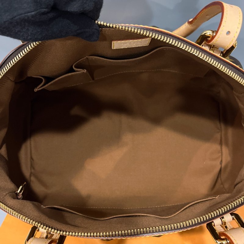 Louis Vuitton LV 字紋 抓皺 大款 元寶肩背包/皺摺包-8