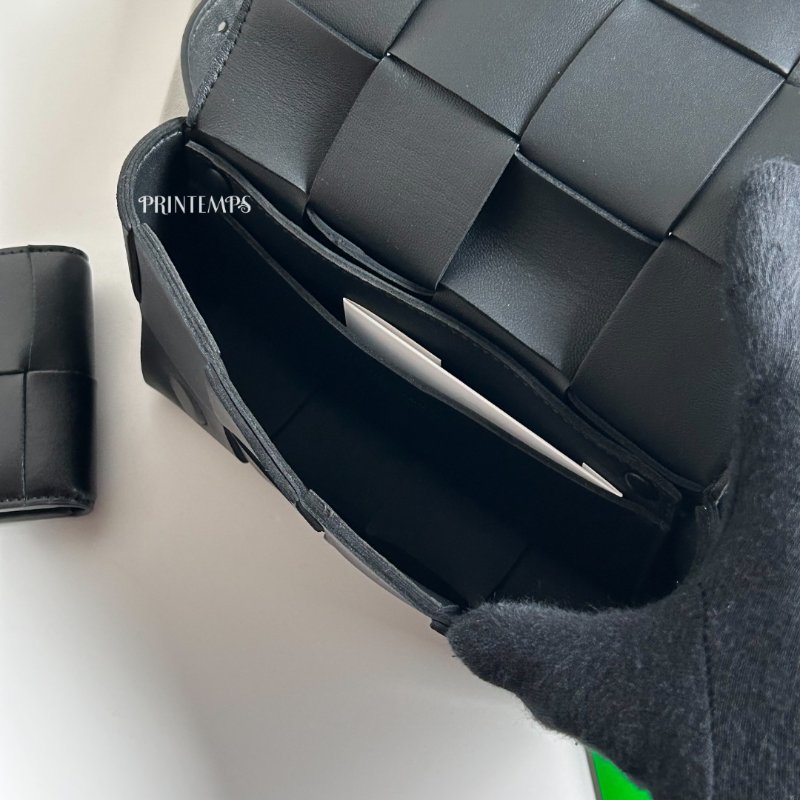 ⚠️待補貨|BOTTEGA VENETA| CASSETTE 8格編織腰包-4