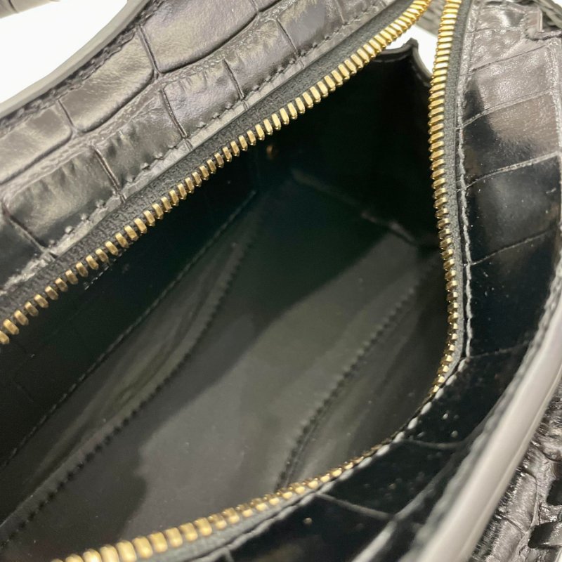 BALENCIAGA   牛皮壓鱷魚紋金扣NANO CITY 黑色 全新商品-8