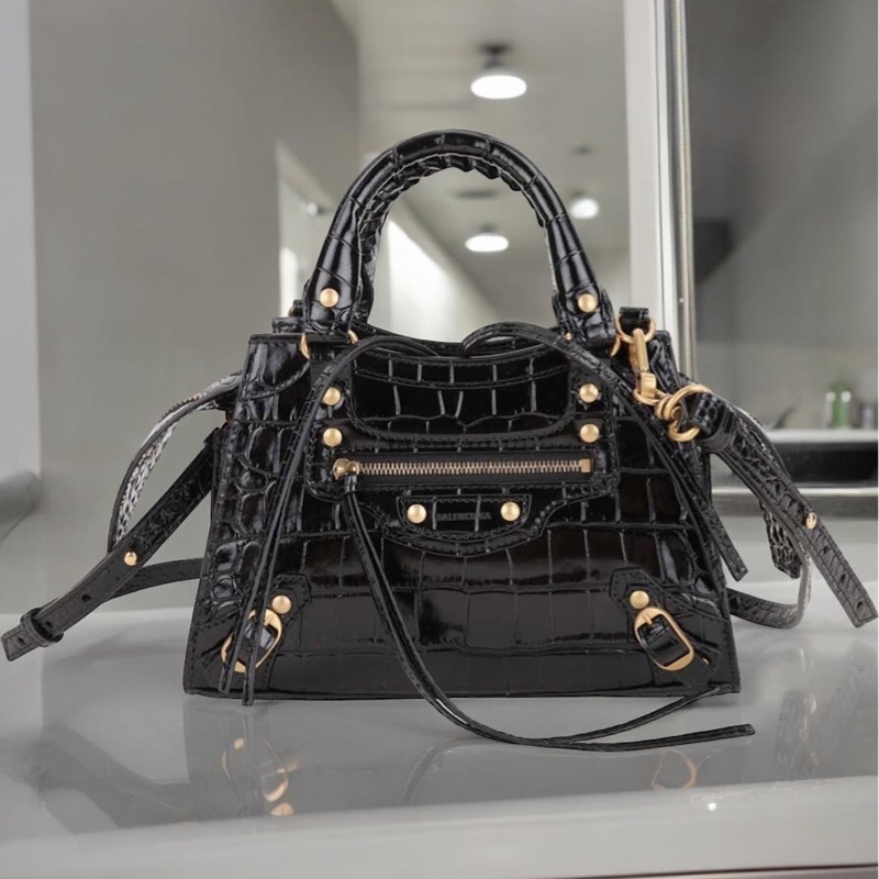 BALENCIAGA   牛皮壓鱷魚紋金扣NANO CITY 黑色 全新商品-0