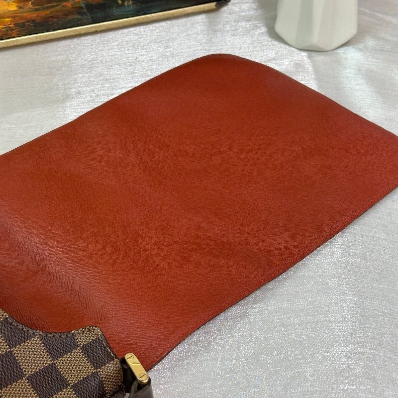 LV 經典棋盤格王菲包-10