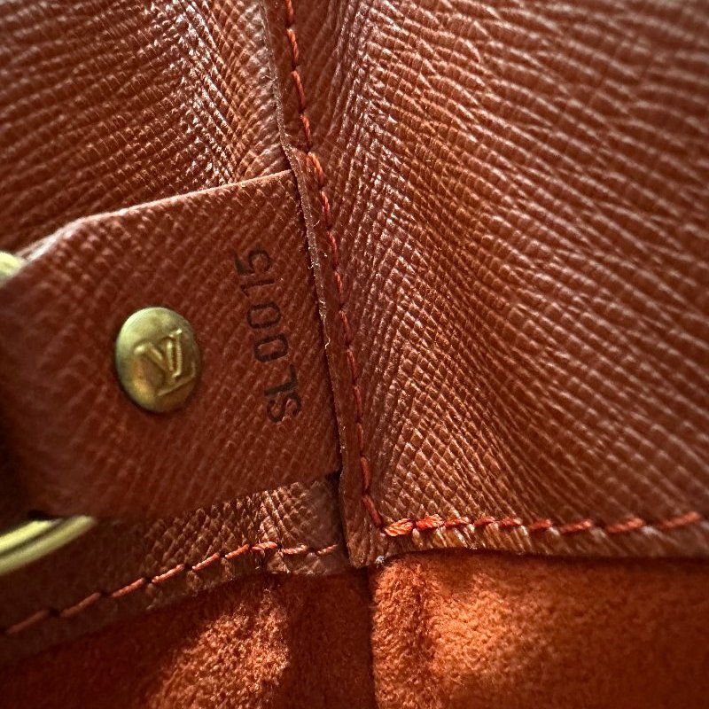 LV 經典棋盤格王菲包-15