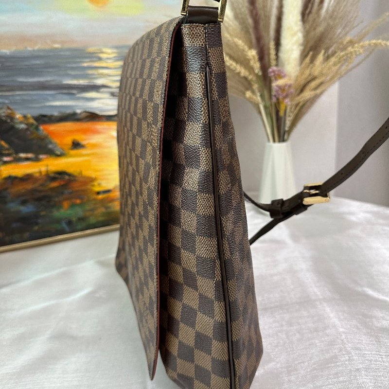 LV 經典棋盤格王菲包-16