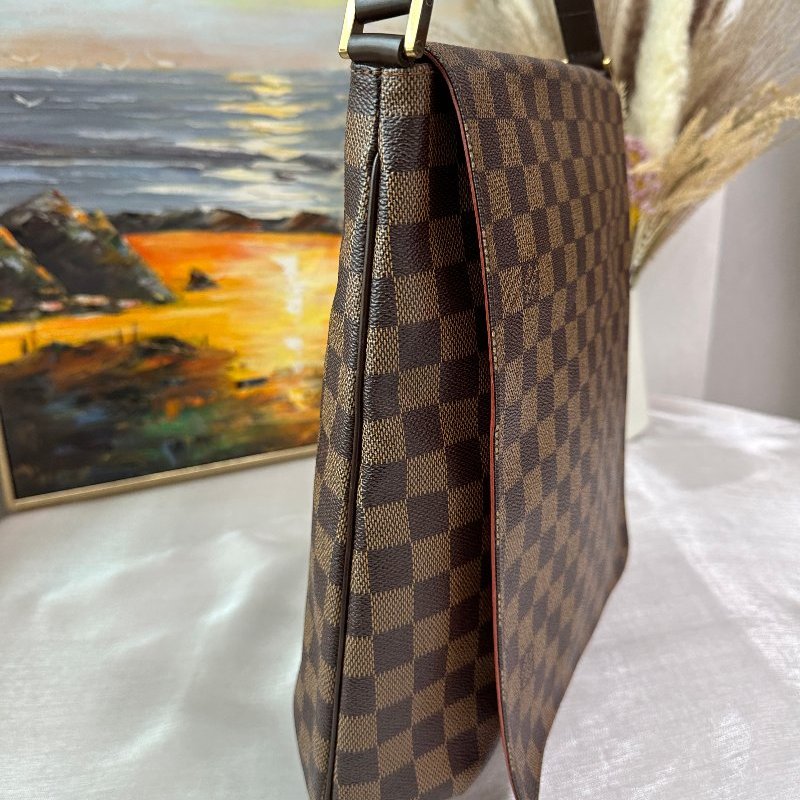 LV 經典棋盤格王菲包-17