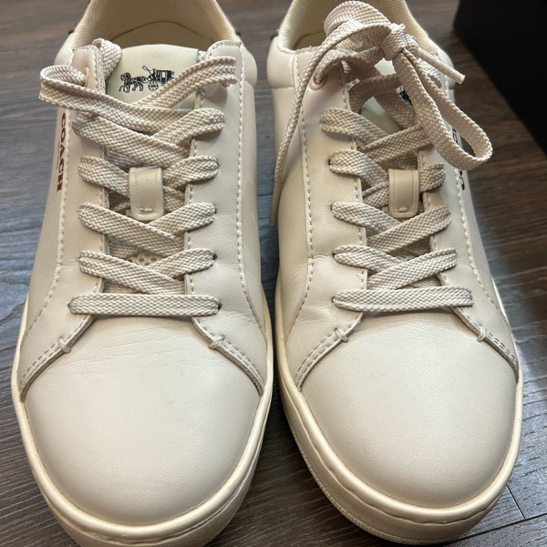 coach米白色小白鞋原價9500-0