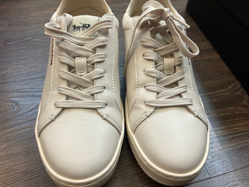 coach米白色小白鞋原價9500-10
