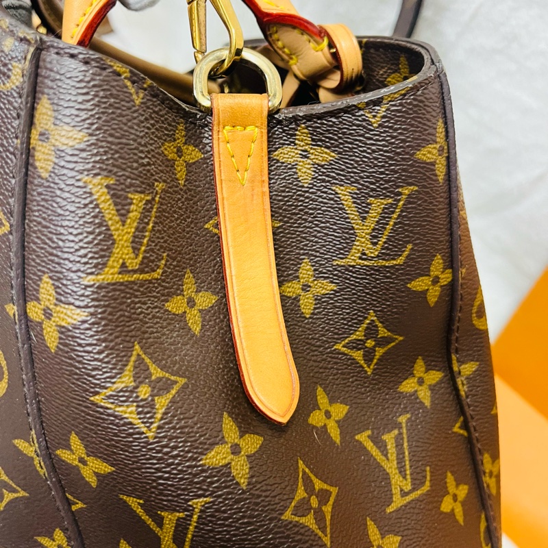 LV經典 MONTAIGNE MM系列三層手提/肩背-9