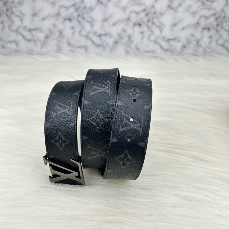 LV M9043T INITIALES 花紋LOGO帆布雙面設計扣式皮帶(黑)-1