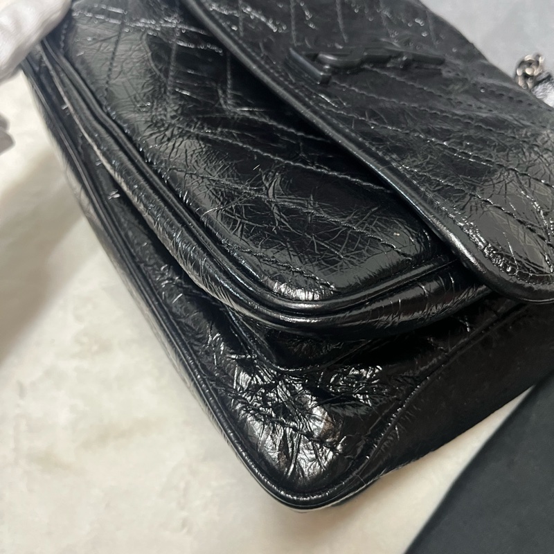 YSL經典 NIKI 系列黑色金屬LOGO復 古銀鍊揉製小牛皮翻蓋局/斜背包(黑-9