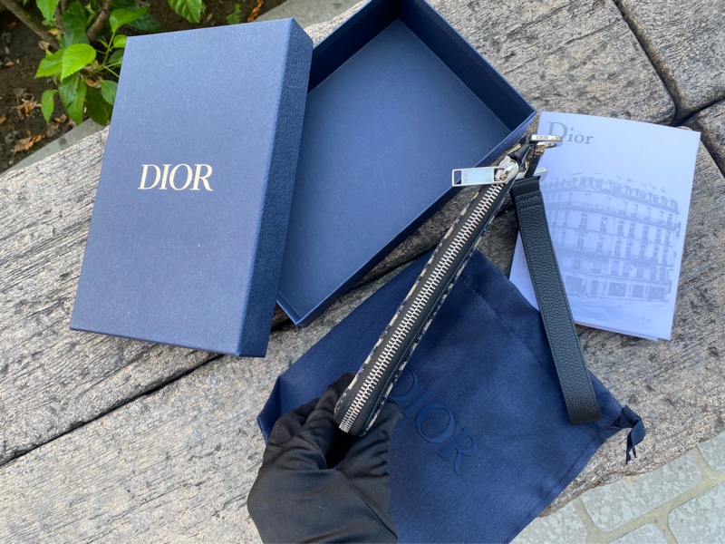 近新DIOR黑色老花logo拉鍊L型手拿長夾手拿包-3