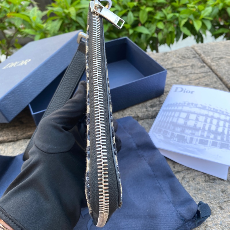 近新DIOR黑色老花logo拉鍊L型手拿長夾手拿包-5
