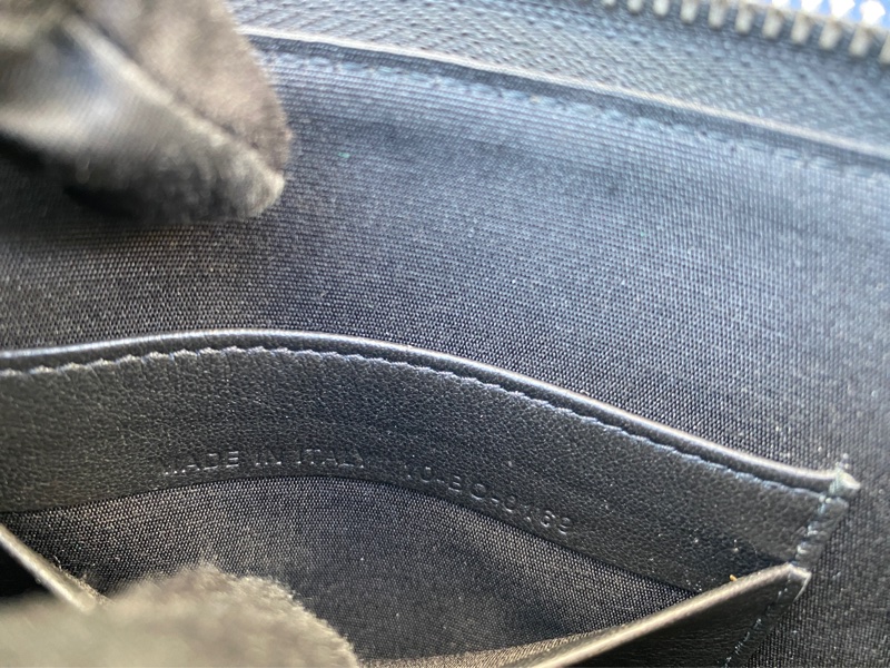 近新DIOR黑色老花logo拉鍊L型手拿長夾手拿包-7