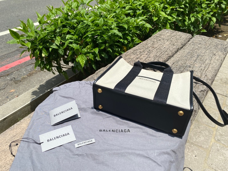 近新Balenciaga巴黎世家帆布黑白拼色托特包 671402-2