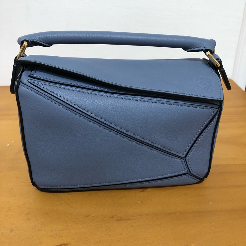 全新Loewe mini puzzle 大西洋藍 霧霾藍 絕版經典款-0