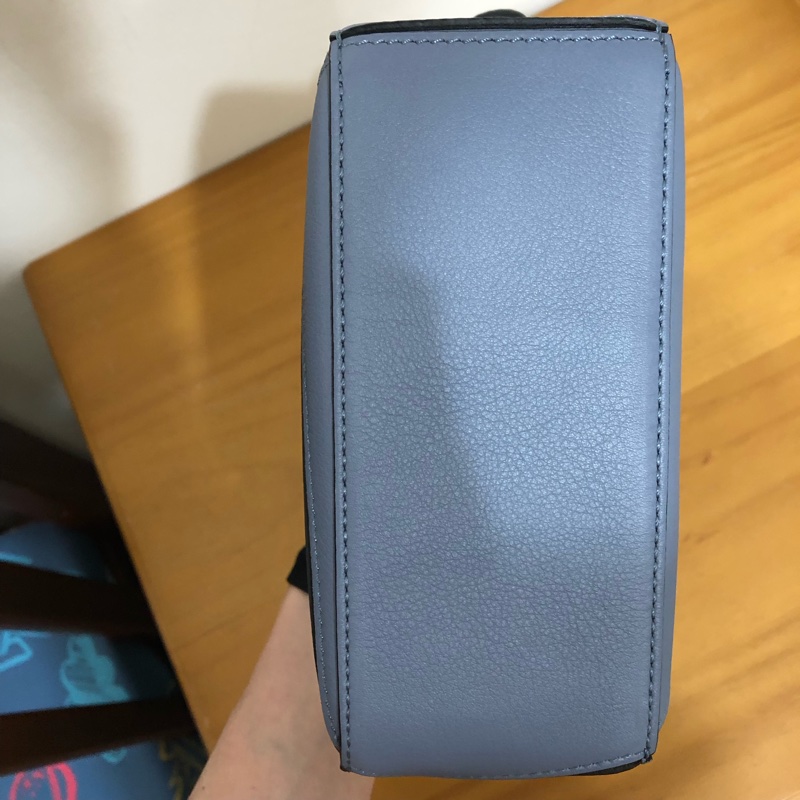 全新Loewe mini puzzle 大西洋藍 霧霾藍 絕版經典款-4