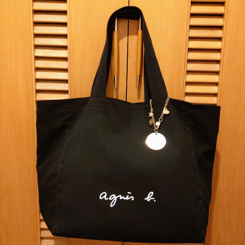 agnes b. 經典logo黑色帆布托特包+金色logo吊飾-0