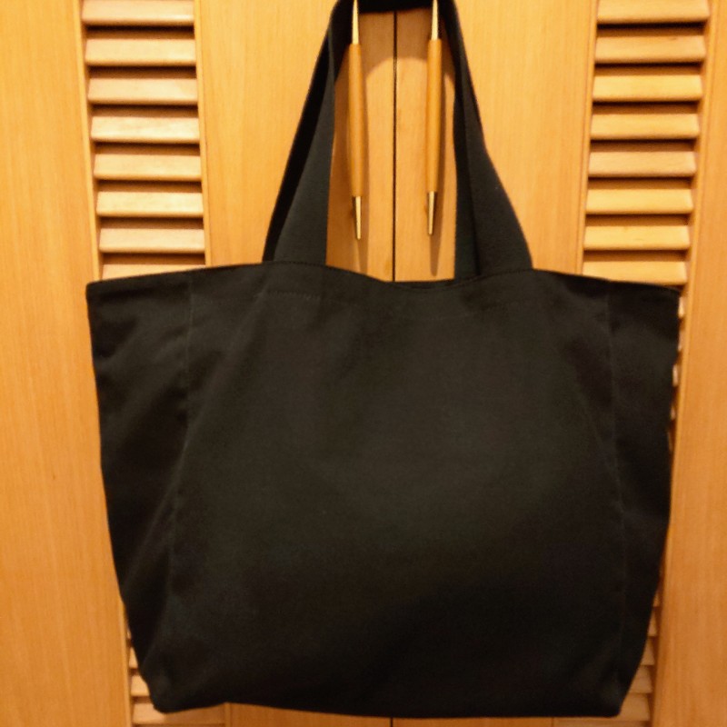 agnes b. 經典logo黑色帆布托特包+金色logo吊飾-3