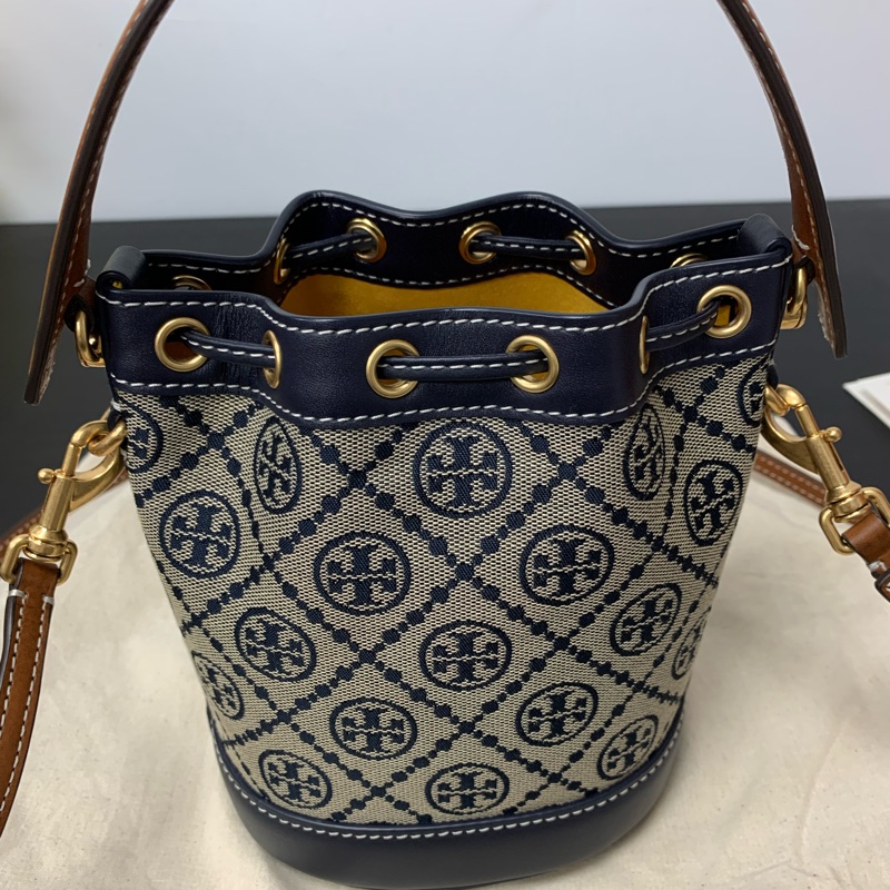 Tory Burch T Monogram mini Bucket Bag 迷你老花水桶包-4