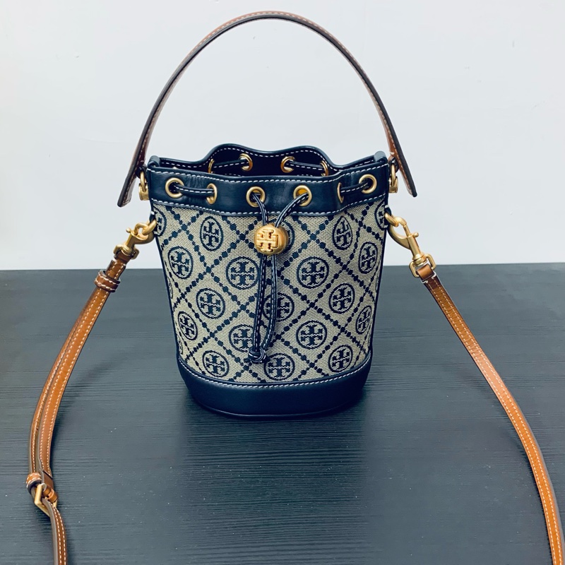 Tory Burch T Monogram mini Bucket Bag 迷你老花水桶包-3