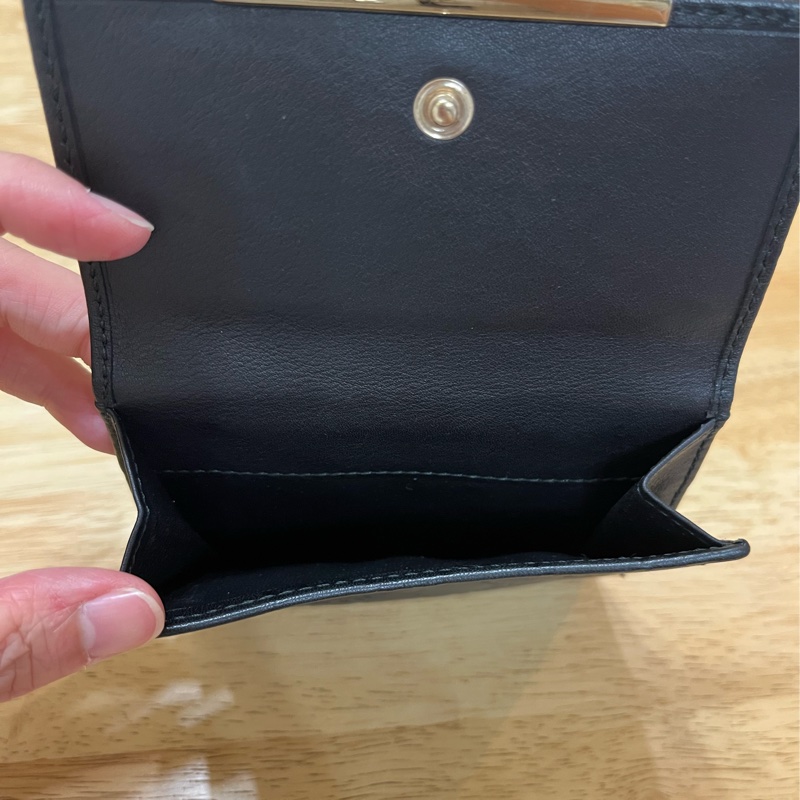 Gucci黑色短夾-5