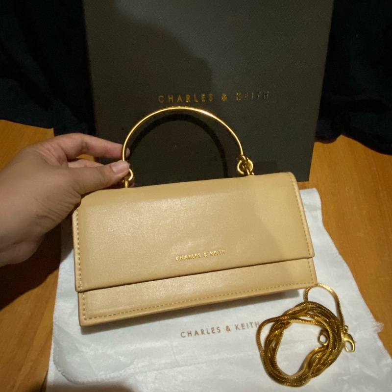 Charles & Keith 金釦環WOC-1