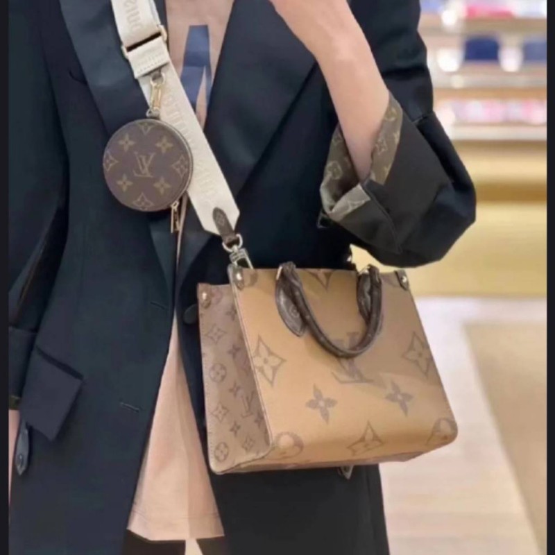 5/26-5/28 周末三天特價,LV onthego pm 全新品 零錢包款 可手提 可斜背-0