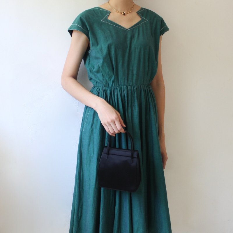 /庫存新品/ Gucci vintage黑色緞面古董晚宴包-1