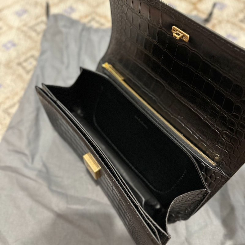 【預購】BALENCIAGA 巴黎世家 Gossip 金扣黑色經典鱷魚紋牛皮翻蓋斜肩背包-1